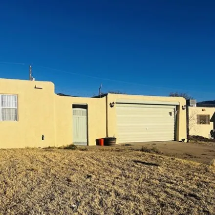 Buy this 3 bed house on 1516 Lincoln Avenue in Alamogordo, NM 88310