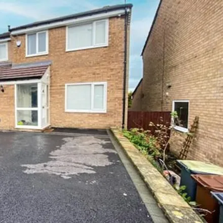 Buy this 4 bed house on Linglongs Avenue in Whaley Bridge, SK23 7DT
