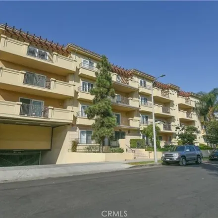 Rent this studio condo on 11915 Mayfield Avenue in Los Angeles, CA 90049