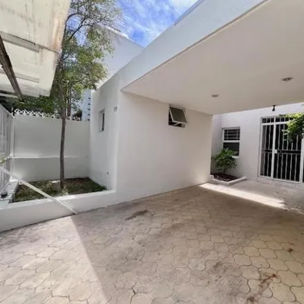 Rent this 4 bed house on Calle Parián 1719 in Jardines del Country, 44210 Guadalajara