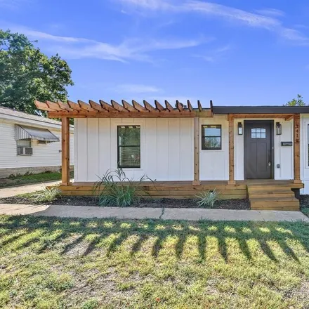 Rent this 3 bed house on 1412 East King Street in Sherman, TX 75090