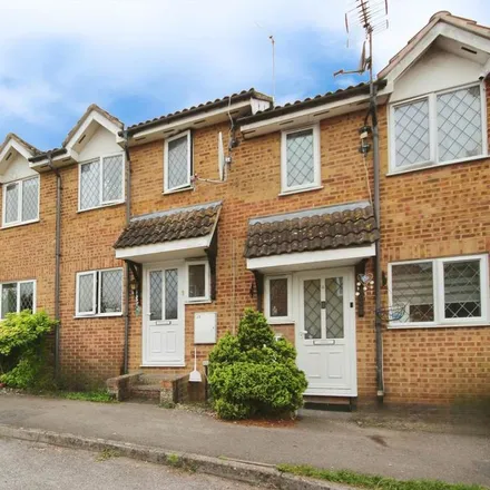 Rent this 2 bed townhouse on Statham Court in Binfield, RG42 1FS