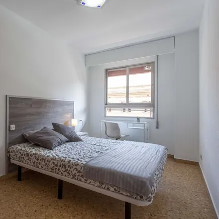 Rent this 5 bed room on Carrer de Sagunt in 203, 46009 Valencia