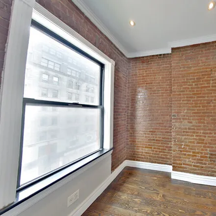 Image 3 - 221 E 23rd St, Unit 18 - Duplex for rent