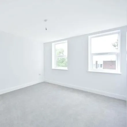 Image 3 - Domino's, 758A Bath Road, London, TW5 9TY, United Kingdom - Apartment for rent
