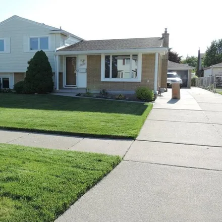 Rent this 4 bed house on Hyland Court in Sterling Heights, MI 48310