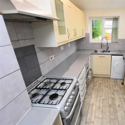 Image 2 - Cadleigh Gardens, Harborne, B17 0QB, United Kingdom - House for rent