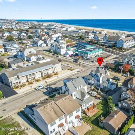 Image 4 - 102 New Jersey Avenue, Point Pleasant Beach, NJ 08742, USA - House for sale