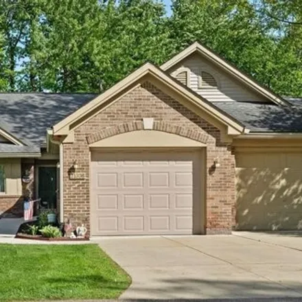 Buy this 2 bed condo on 21326 Mulberry Court in Farmington Hills, MI 48336