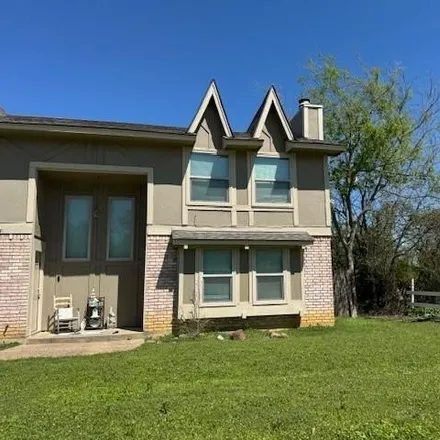 Rent this 2 bed house on Calender Road in Arlington, TX 76001