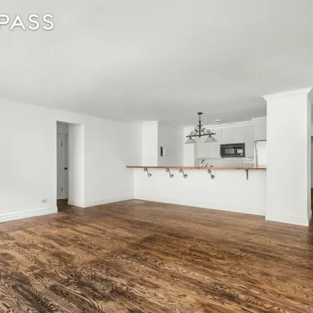 Image 3 - 1401 York Avenue, New York, NY 10021, USA - Apartment for rent