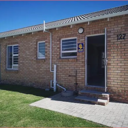 Rent this 3 bed townhouse on unnamed road in Nelson Mandela Bay Ward 6, Gqeberha