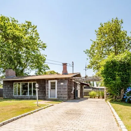 Rent this 3 bed house on 147 Soundview Drive in Montauk, East Hampton