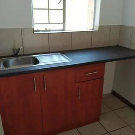 Image 2 - Mansfield Avenue, Les Marais, Pretoria, 0182, South Africa - Apartment for rent