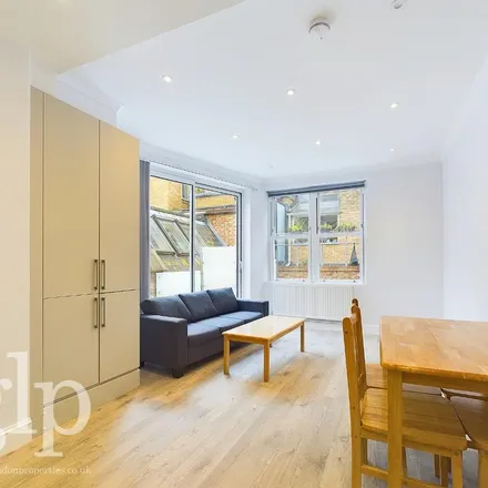 Rent this 2 bed apartment on Implantcenter Dentistry in 71 Gray's Inn Road, London