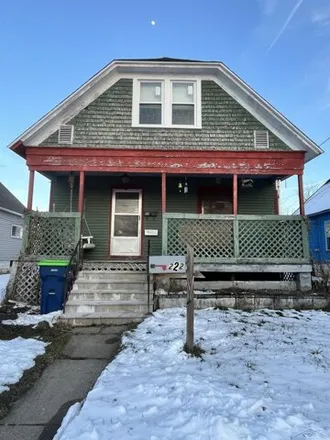 Buy this 4 bed house on 250 North Grant Street in Bay City, MI 48708