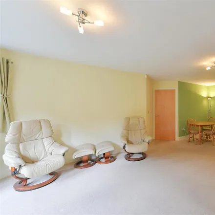 Image 3 - Curlew House, Elvington Terrace, York, YO10 3DG, United Kingdom - Apartment for rent