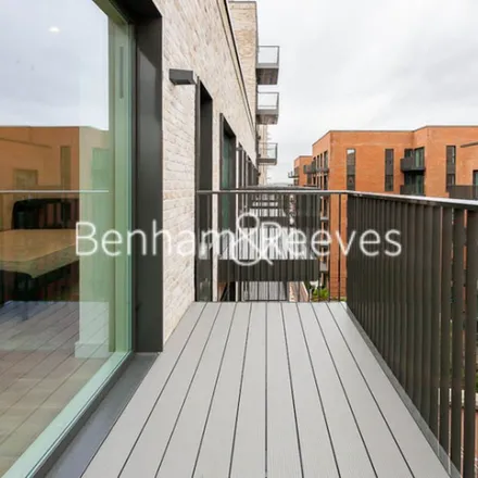 Rent this 1 bed apartment on 147 Beaconsfield Road in London, UB1 1DA