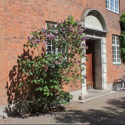 Rent this 5 bed apartment on Clare Raphaels Hus in Marskensgade, 2100 København Ø