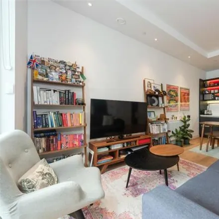 Image 2 - soda and friends, 20 Lyell Street, London, E14 0SY, United Kingdom - Room for rent