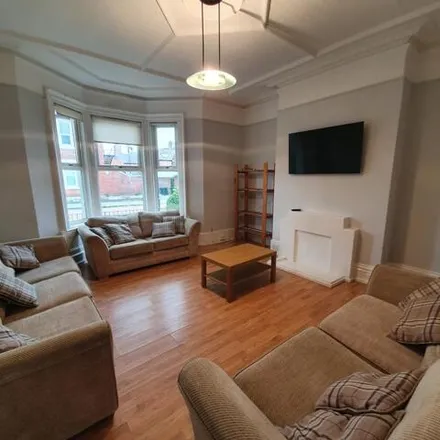 Image 2 - Queens Terrace, Newcastle upon Tyne, NE2 2PJ, United Kingdom - House for rent
