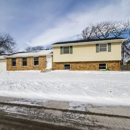 Buy this 4 bed house on 607 Woodstock Lane in Bourbonnais, IL 60914