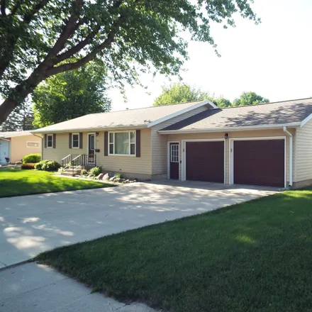 Buy this 4 bed house on 420 Poplar Drive in Sibley, IA 51249
