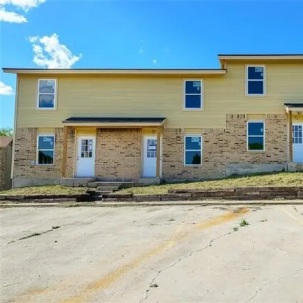 Buy this studio house on 227 Oak Trail Drive in Harker Heights, Bell County