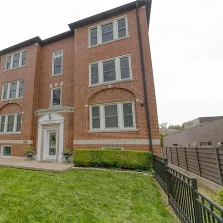 Rent this 2 bed condo on St. Louis County Library Mid-County Branch in 7821 Maryland Avenue, Clayton