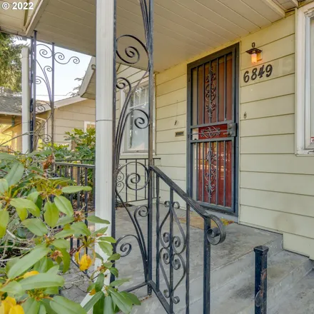 Buy this 2 bed house on 6849 North Newcastle Avenue in Portland, OR 97217