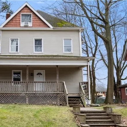 Buy this studio house on 509 Dawson Avenue in Bellevue, Allegheny County