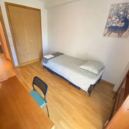 Rent this 2 bed room on Madrid in Avenida de Moratalaz, 66