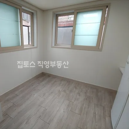 Rent this studio apartment on 서울특별시 관악구 봉천동 106-1