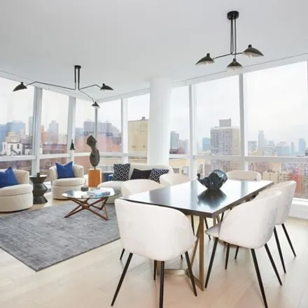 Rent this 3 bed apartment on 400 Park Avenue South in New York, NY 10016