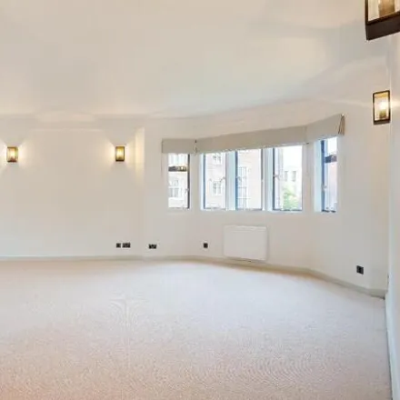 Rent this 3 bed apartment on St Bernard's Road in Walton Manor, Oxford