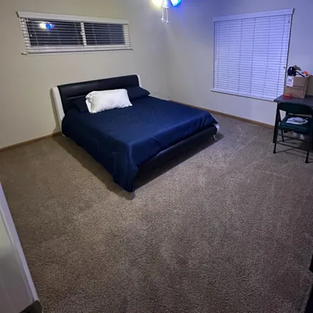 Image 1 - 9858 Milburn Drive, Los Angeles, CA 91352, USA - Room for rent