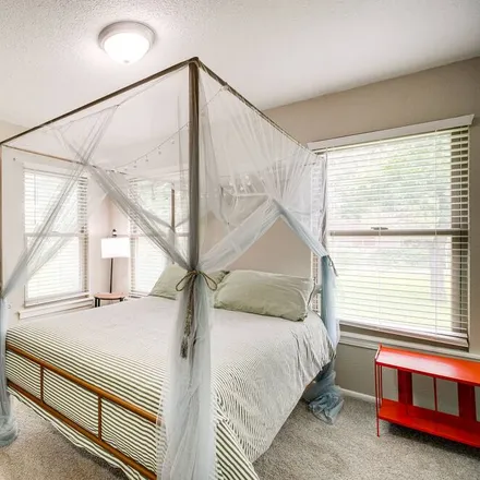 Rent this 3 bed house on San Antonio
