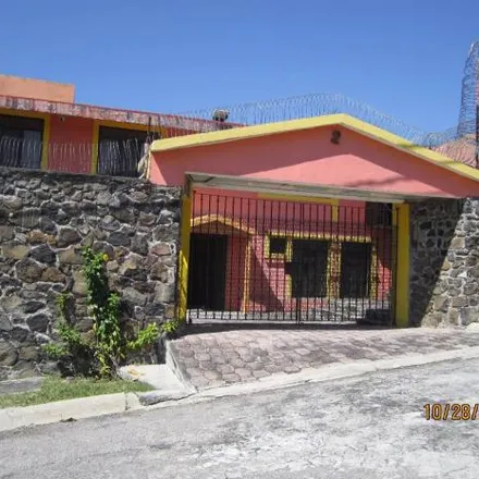 Buy this 9 bed house on Avenida Estado de Puebla in Fraccionamiento Burgos, 62584 Tres de Mayo