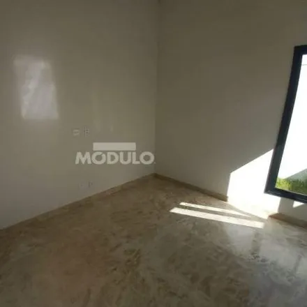 Rent this 3 bed house on Avenida Iraque in Laranjeiras, Uberlândia - MG