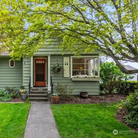 Buy this 3 bed house on 4031 53rd Avenue Southwest in Seattle, WA 98116