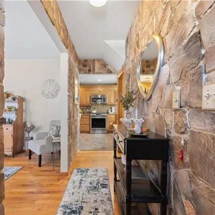 Image 4 - 16 Caro Street, New York, NY 10314, USA - Duplex for sale