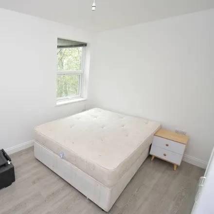 Rent this 2 bed apartment on Winchelsea Road in London, NW10 8UN