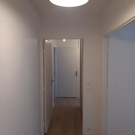 Rent this 3 bed apartment on 32 Rue Edith Cavell in 92400 Courbevoie, France