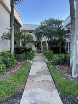 Buy this 2 bed condo on 138 Capri Trail in Kings Point, Palm Beach County