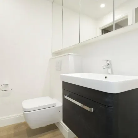 Image 5 - Lyndhurst Road, London, NW3 1PH, United Kingdom - Apartment for rent