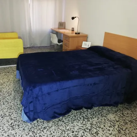 Rent this 4 bed room on Dia Market in Carrer dels Lleons, 46023 Valencia