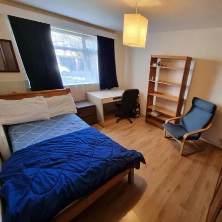Image 4 - Milverton Crescent West, Royal Leamington Spa, CV32 5NX, United Kingdom - Room for rent