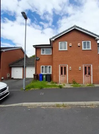 Rent this 3 bed duplex on Kendal Court in Ashton-Under-Lyne, Greater Manchester