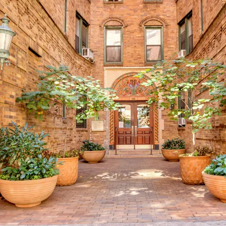 Image 3 - 226 East 70th Street, New York, NY 10021, USA - Apartment for rent