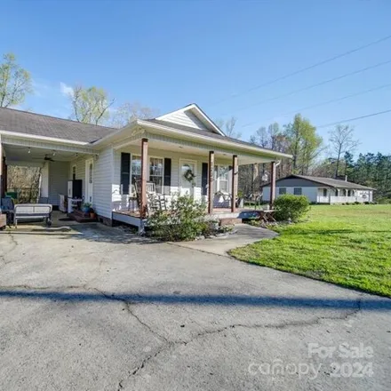 Image 4 - 1272 Meadow Creek Road, Locust, Stanly County, NC 28097, USA - House for sale